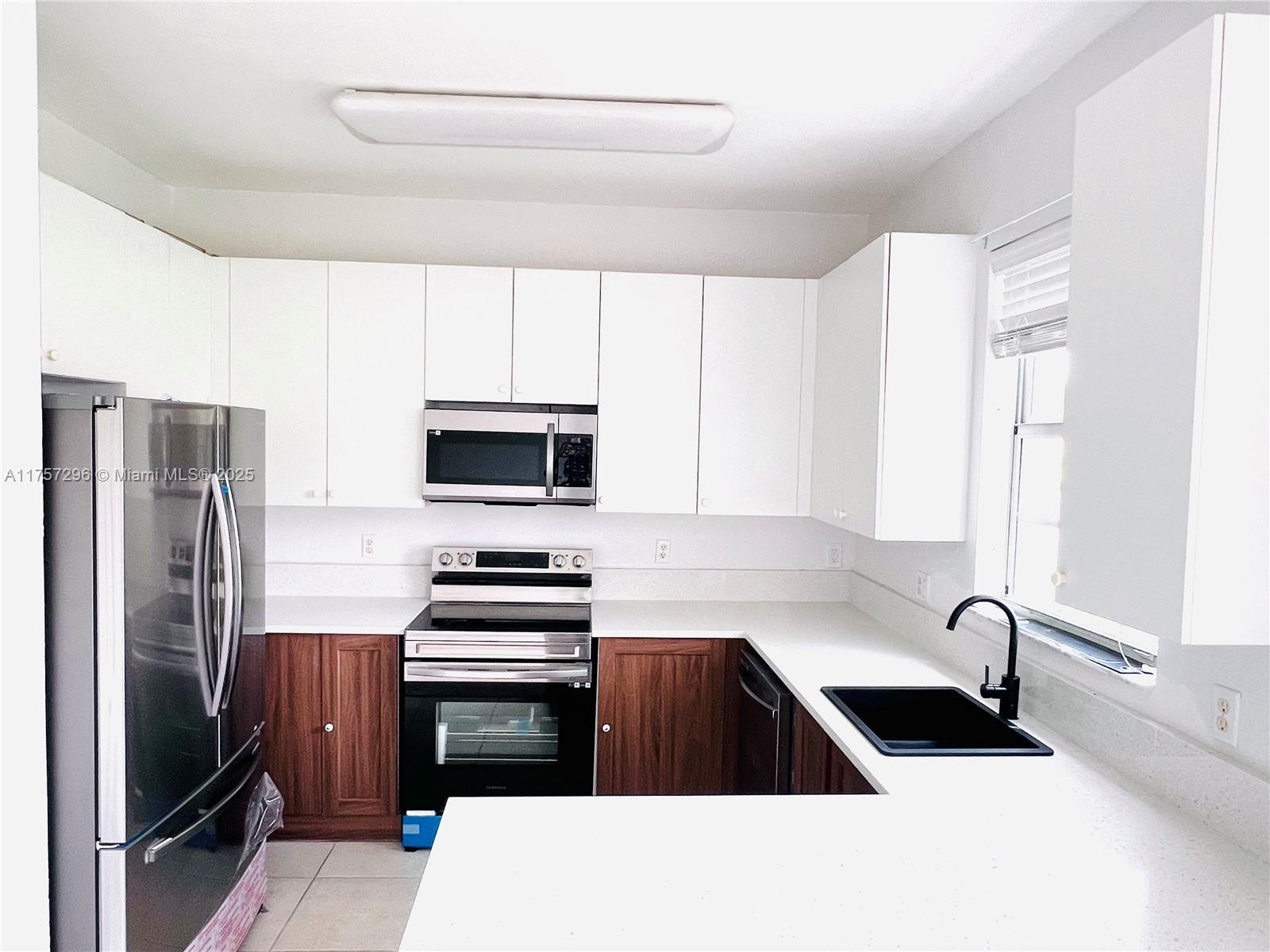 Rental Property at 445 Ne 21st Ave, Homestead, Miami-Dade County, Florida - Bedrooms: 3 
Bathrooms: 3  - $2,600 MO.