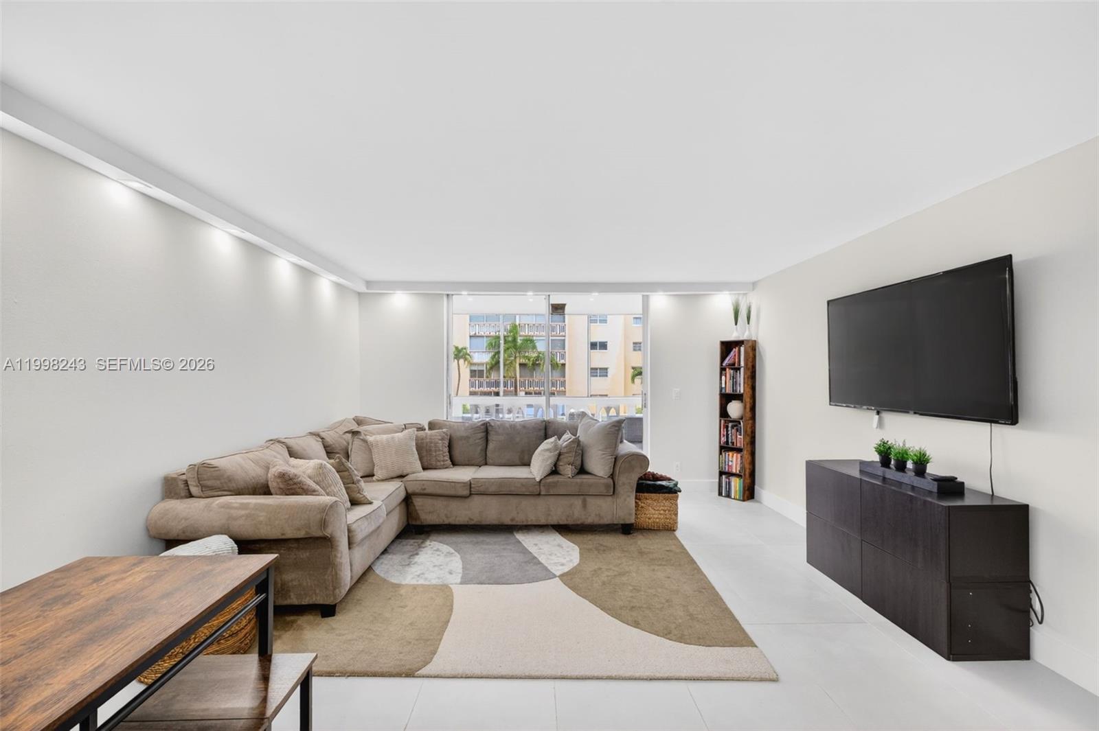 MEADOWBROOK CONDO APTS BL - Residential