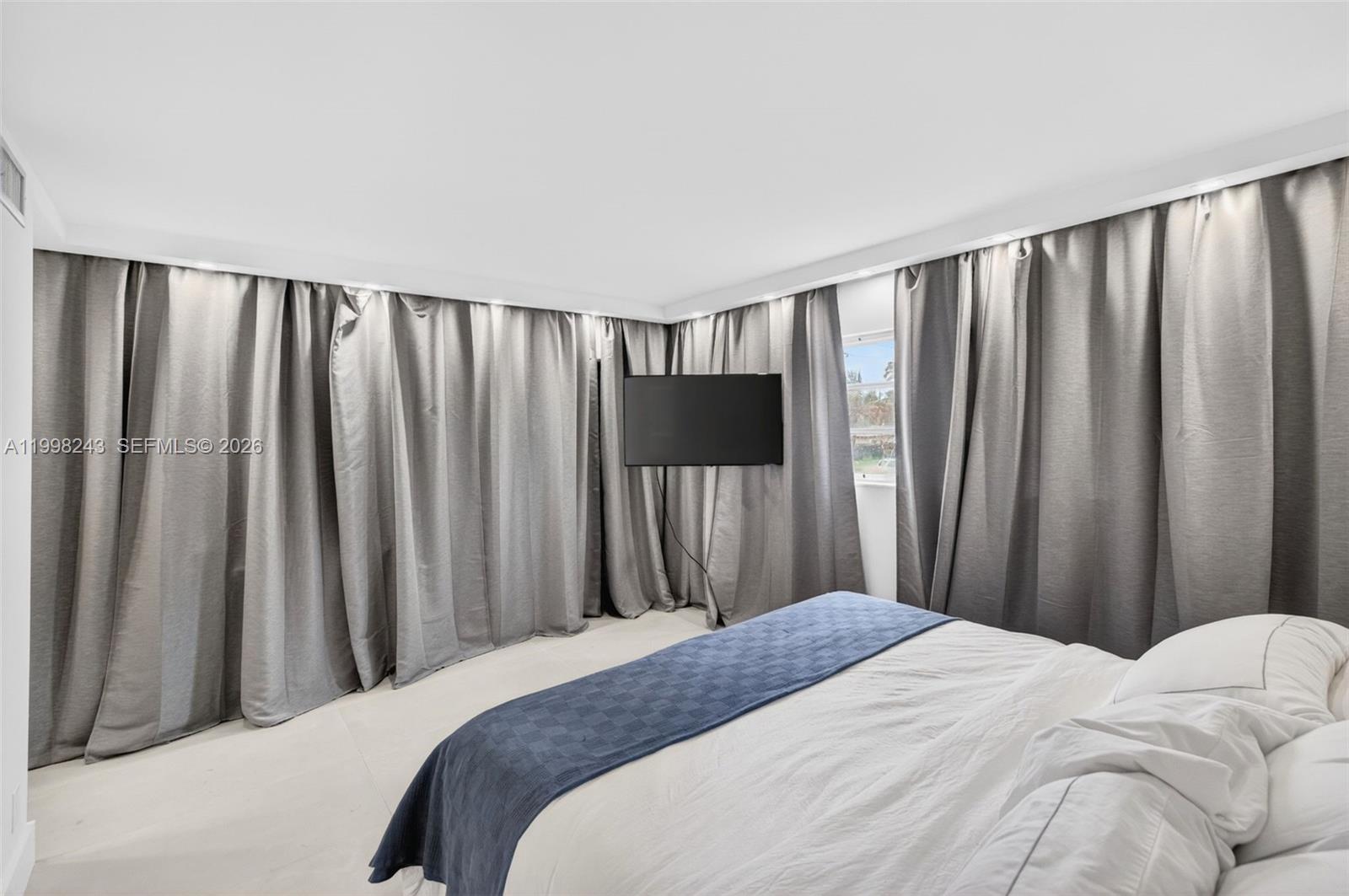 MEADOWBROOK CONDO APTS BL - Residential