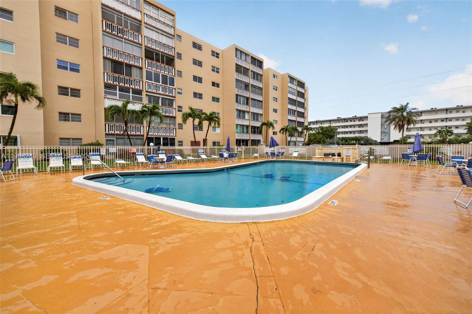 MEADOWBROOK CONDO APTS BL - Residential