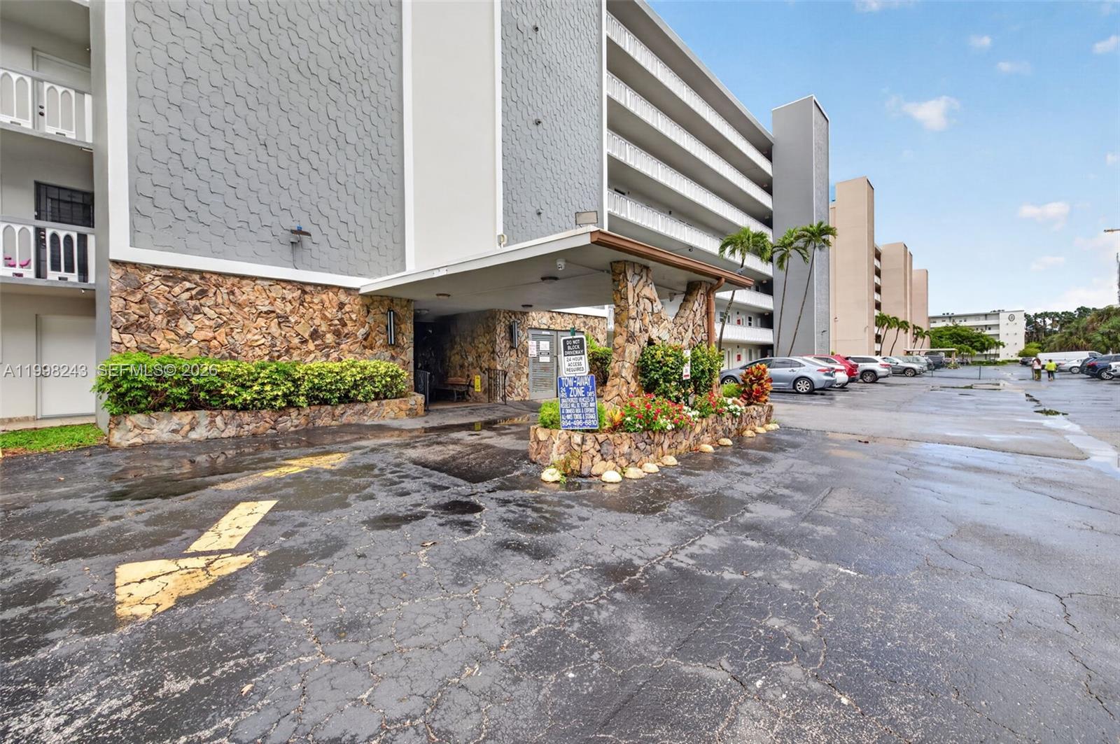 MEADOWBROOK CONDO APTS BL - Residential