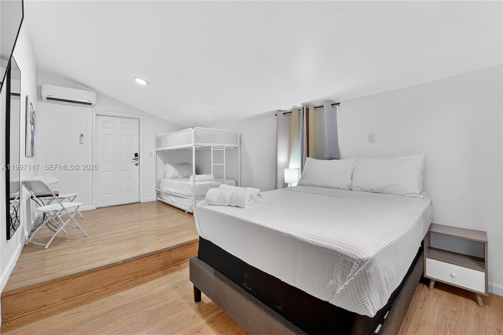 PINE HIGHLANDS - Residential