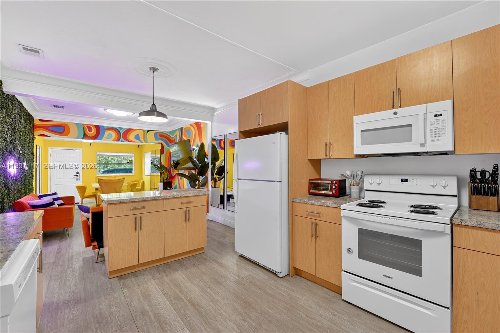 PINE HIGHLANDS - Residential