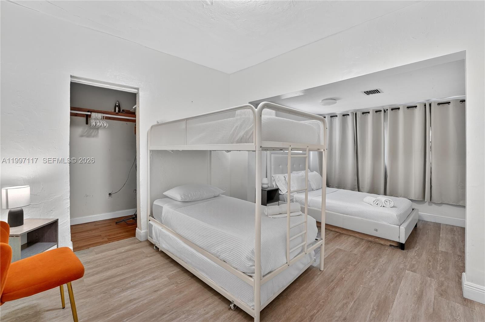 PINE HIGHLANDS - Residential