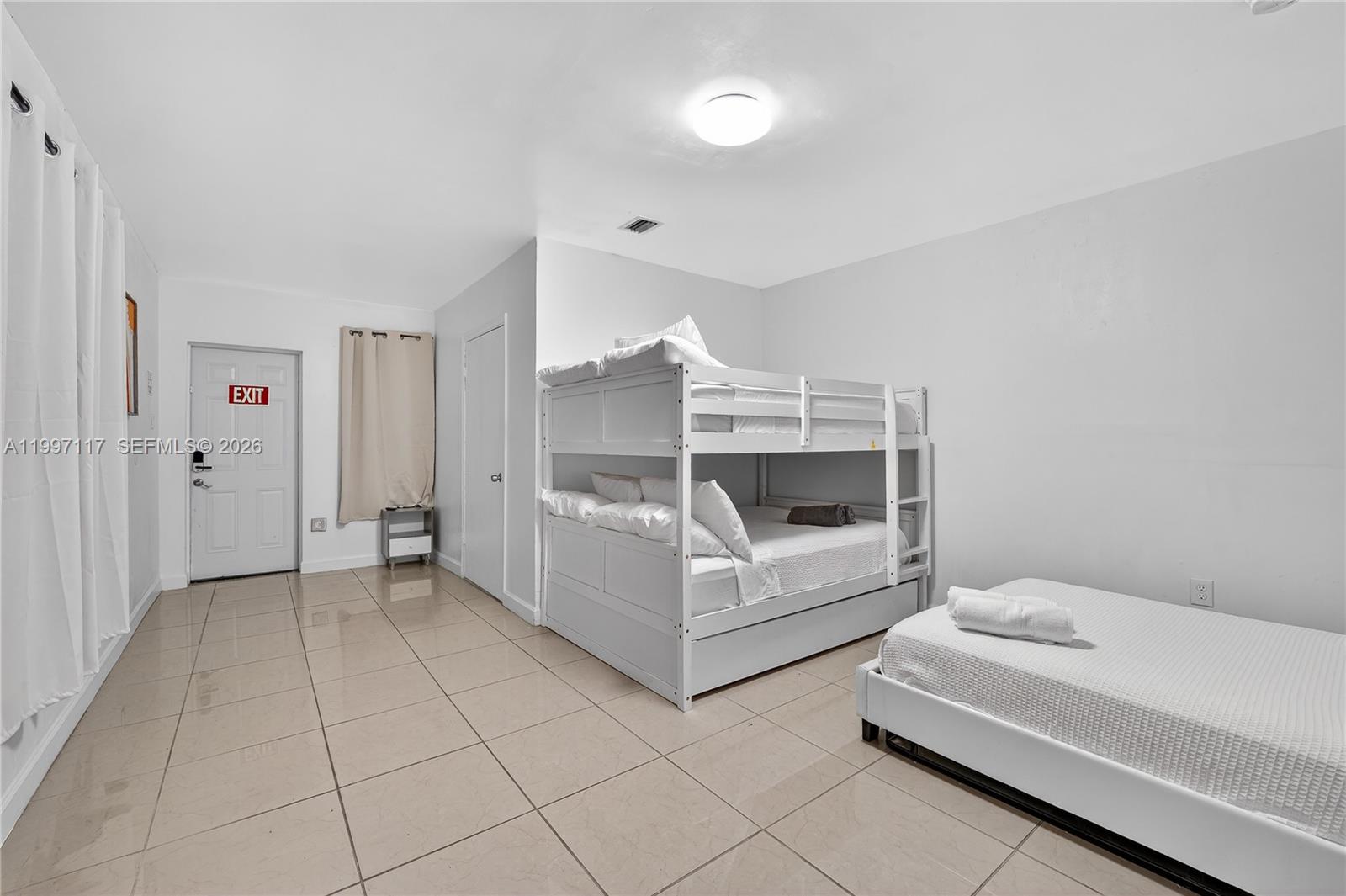 PINE HIGHLANDS - Residential