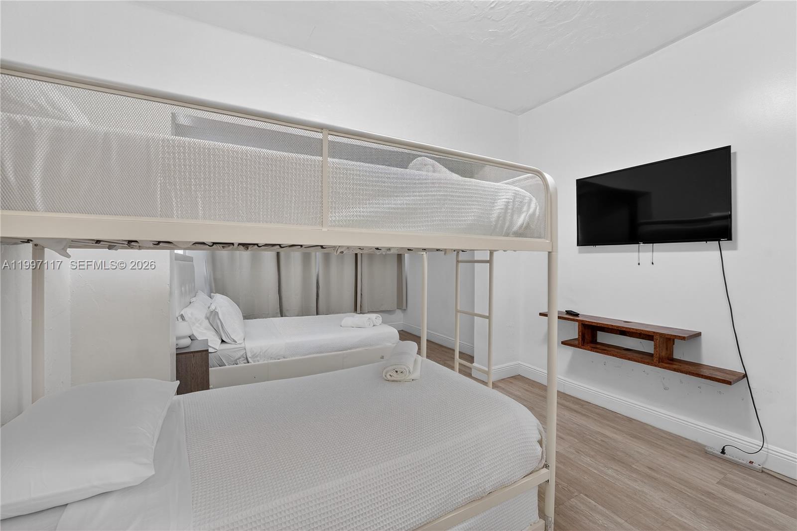 PINE HIGHLANDS - Residential