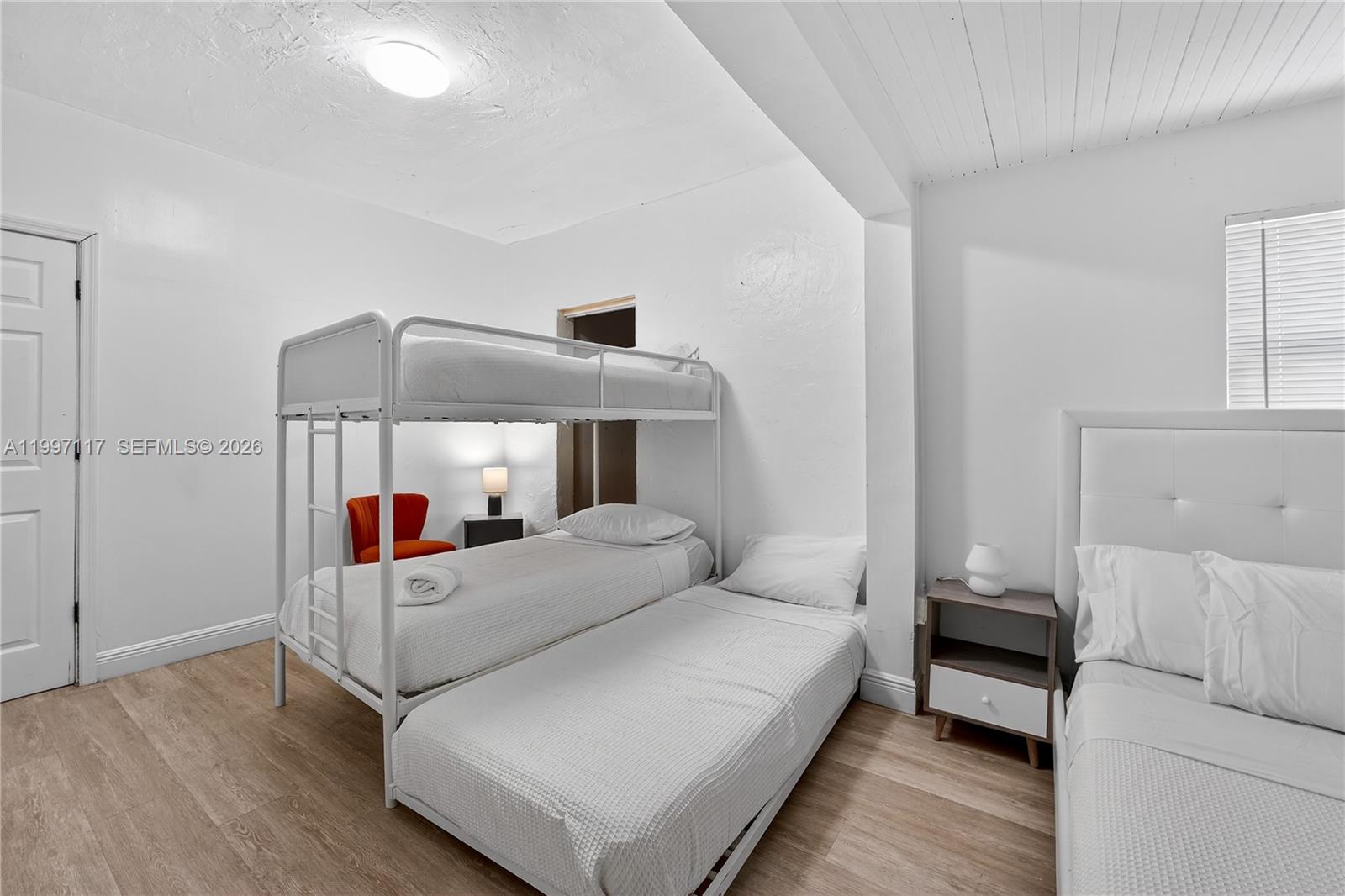 PINE HIGHLANDS - Residential