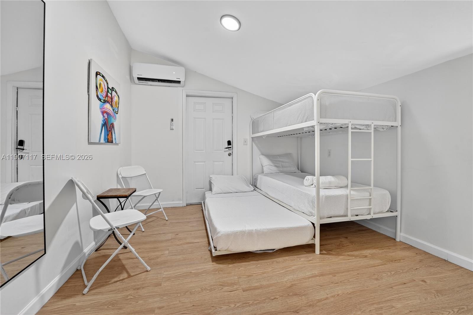 PINE HIGHLANDS - Residential