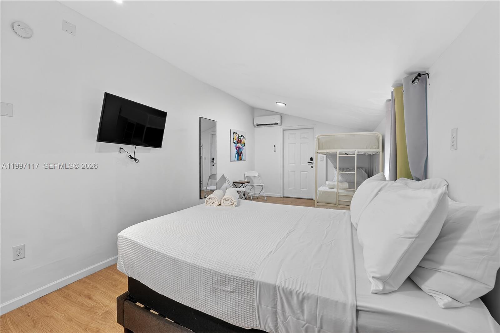 PINE HIGHLANDS - Residential