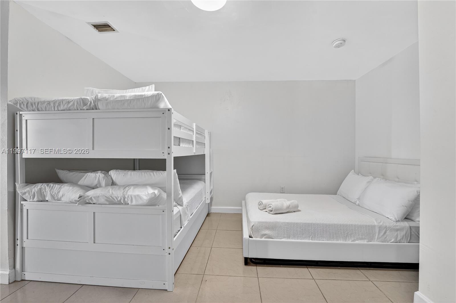 PINE HIGHLANDS - Residential