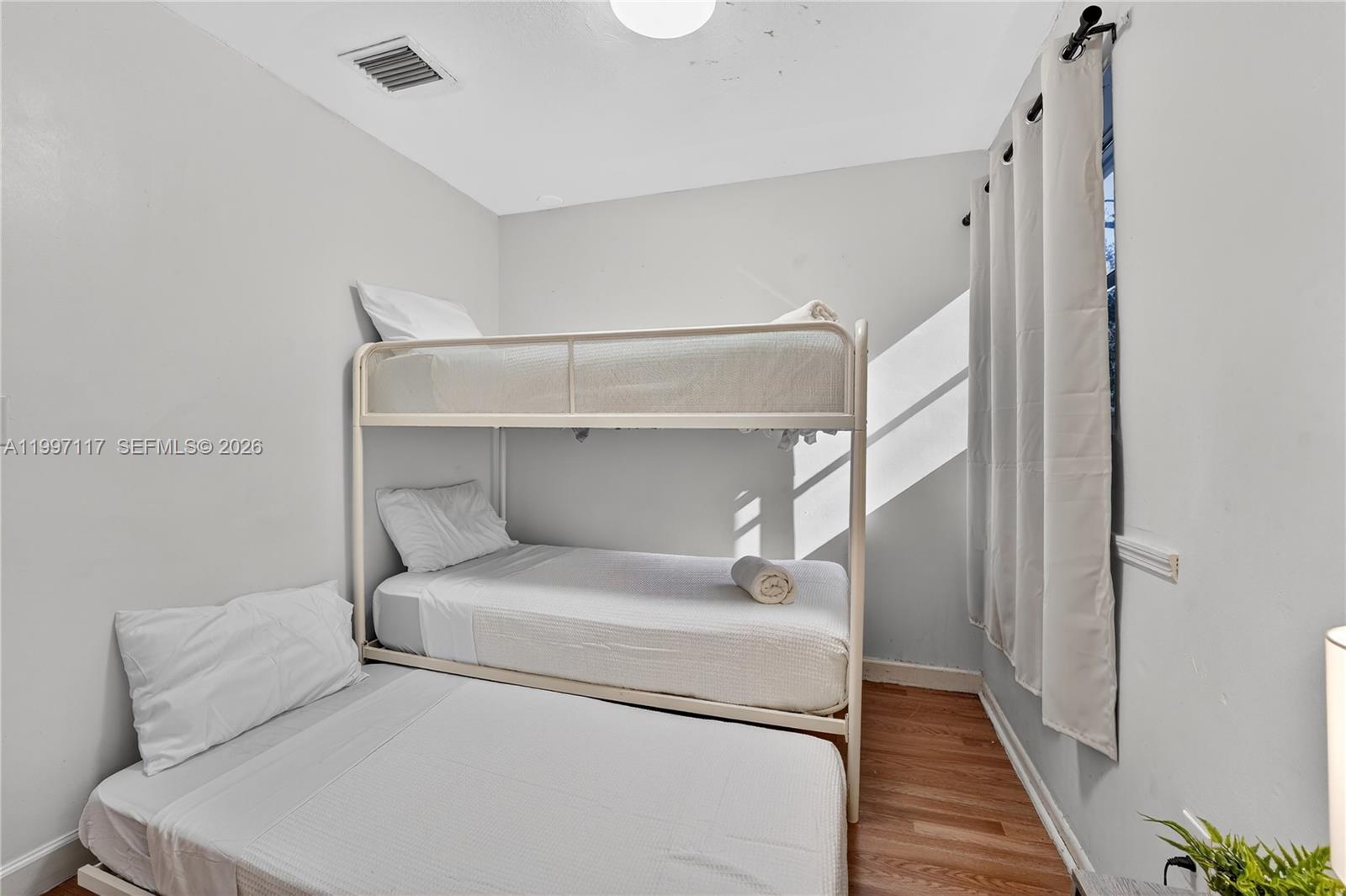 PINE HIGHLANDS - Residential