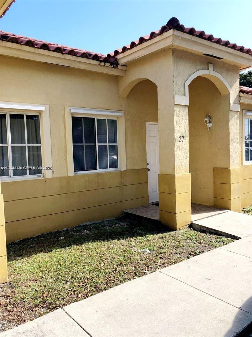 *ATTENTION INVESTORS*  great investment opportunity!  We'll maintained one story 2- bedroom, 2- bath condo/townhome.  The property features remodeled kitchen & bath, tiled floors throughout, fenced backyard, no neighbors behind, this unit backs up to canal with walkway trail, has 2 parking spaces on a small community.  Property is currently rented at $1950 per month.  Low HOA of $228 per month.