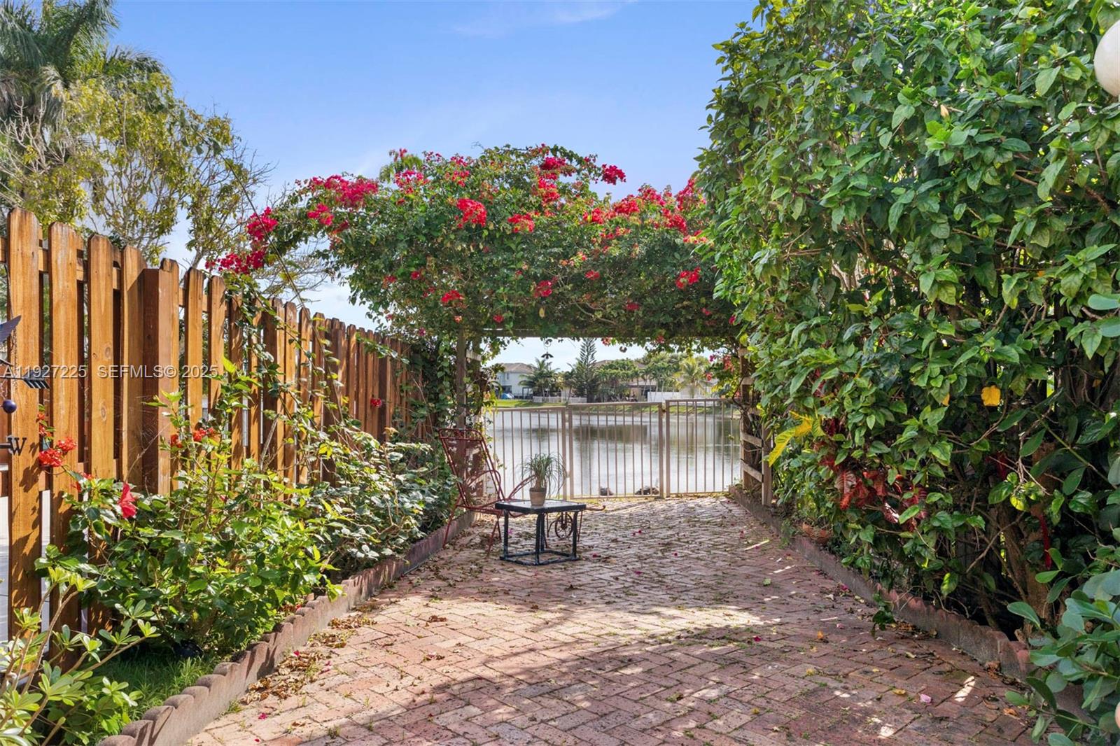 PARK LAKES - Residential