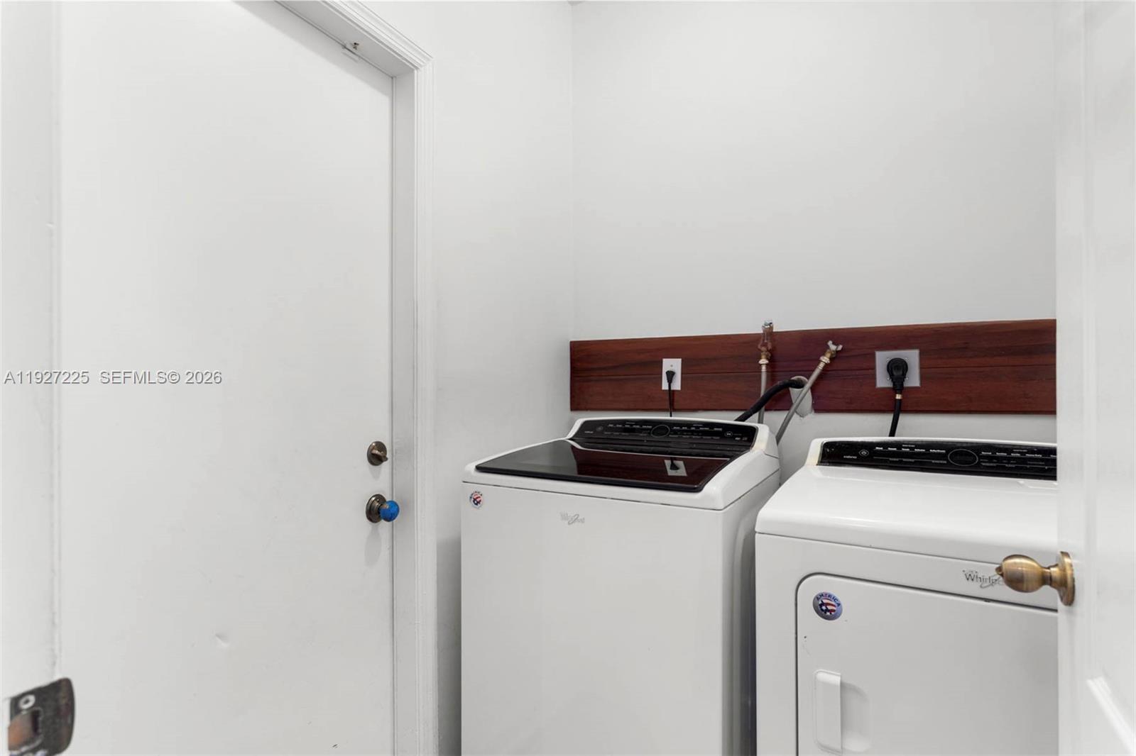 PARK LAKES - Residential