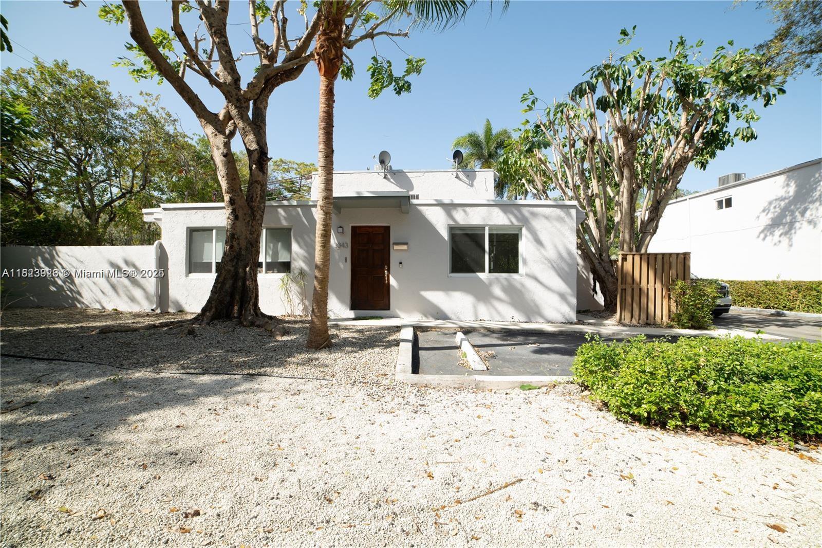 Rental Property at 3343 Franklin Ave, Miami, Broward County, Florida - Bedrooms: 1 
Bathrooms: 1  - $3,300 MO.
