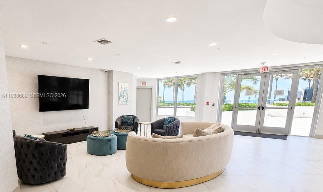 CORNICHE CONDO - Residential