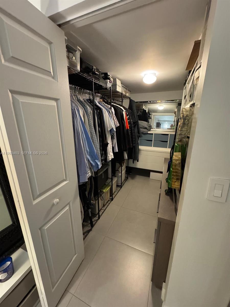 THE ASTON CONDO - Residential