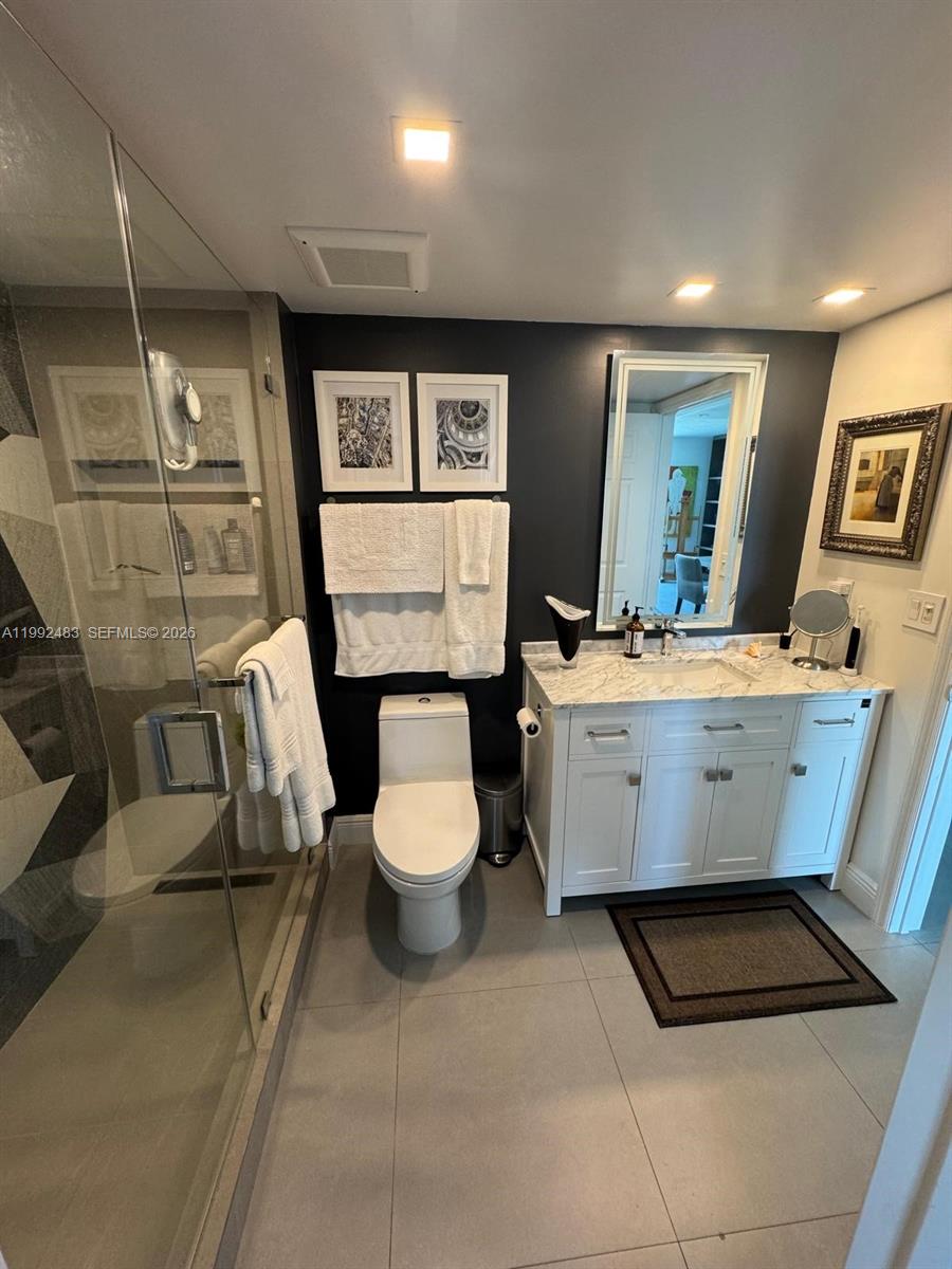 THE ASTON CONDO - Residential