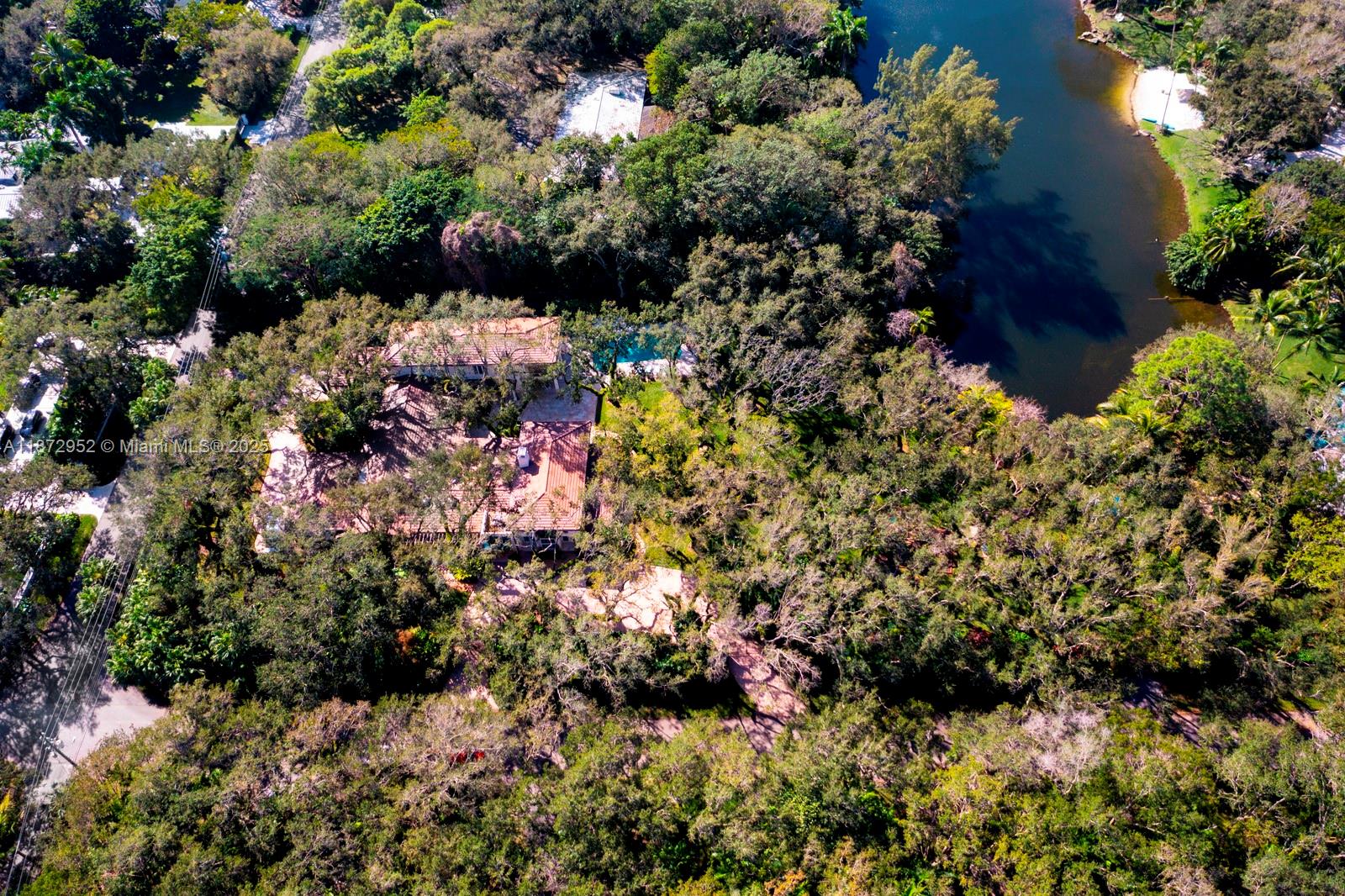SNAPPER CREEK LAKES SUB - Residential