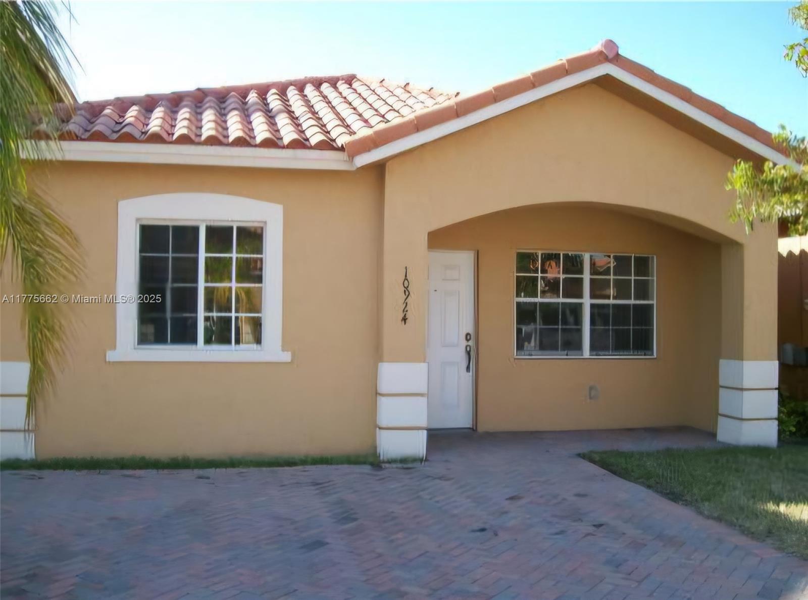 Rental Property at 10924 Sw 182nd Ln, Miami, Broward County, Florida - Bedrooms: 3 
Bathrooms: 2  - $2,800 MO.