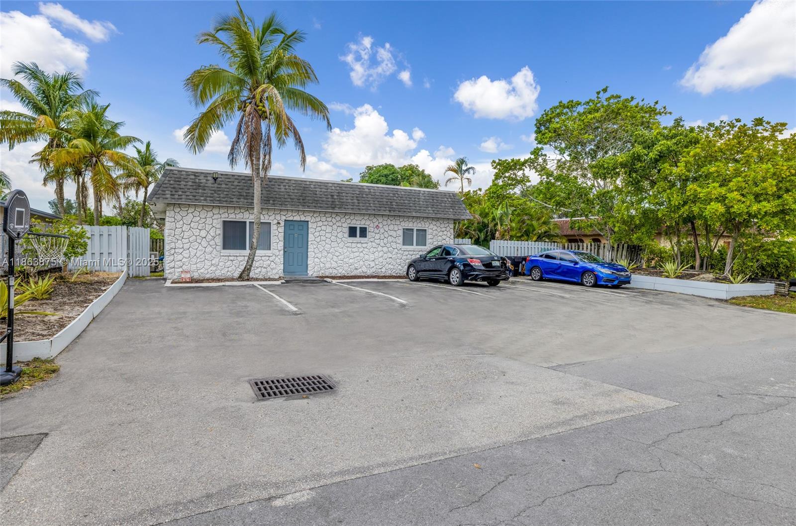 FT LAUDERDALE ESTATES - Residential Income