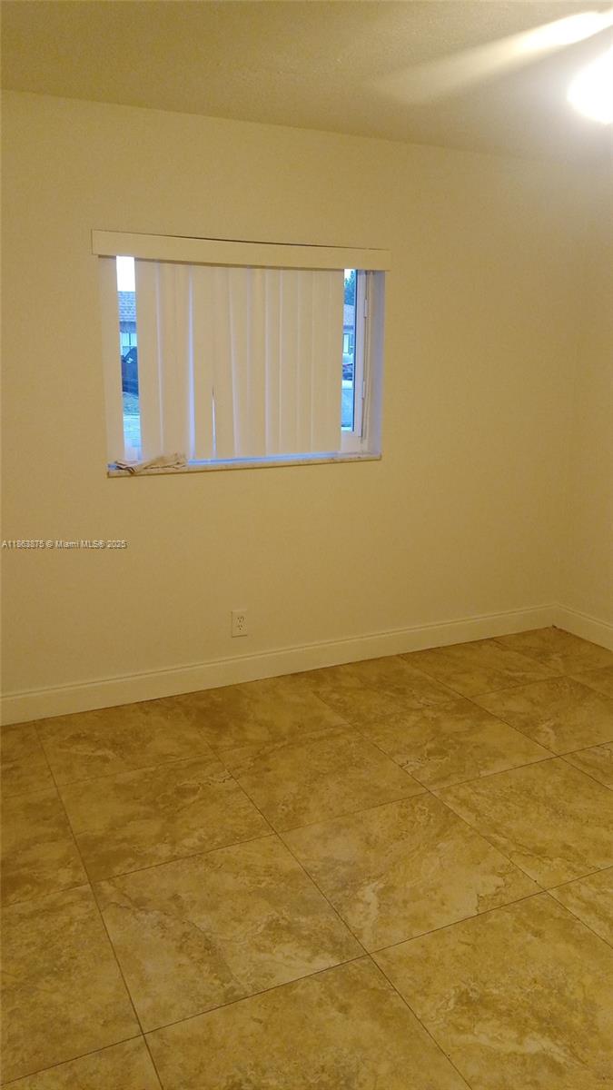 FT LAUDERDALE ESTATES - Residential Income