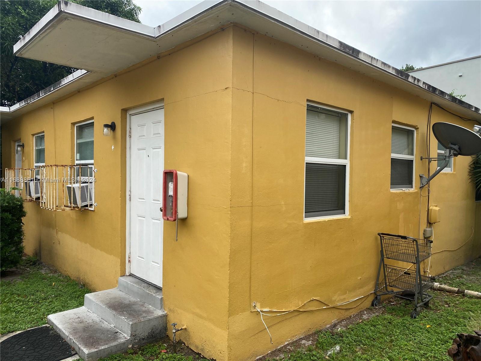 640 NW 10th Ter