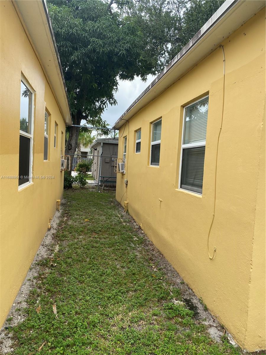640 NW 10th Ter