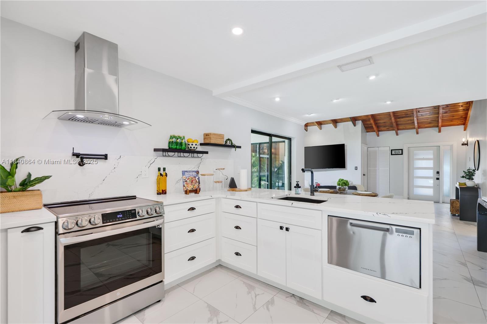 BOCA GREENS 3 - Residential