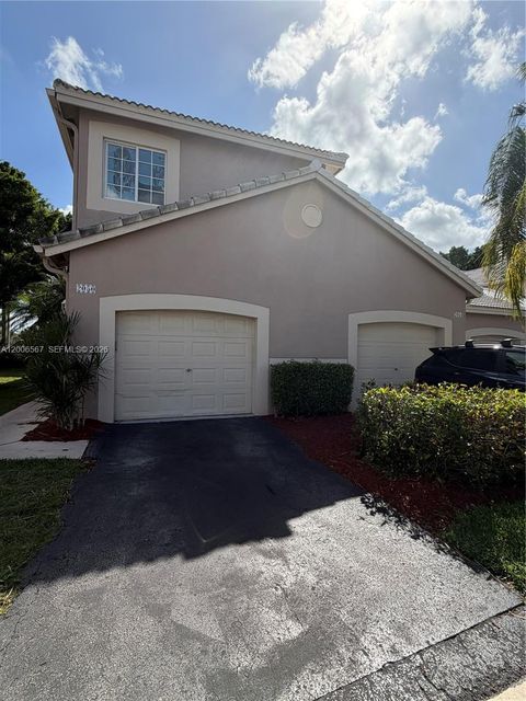 Photo of 2050 Madeira Dr, Weston, FL 33327 (MLS # A12006567)