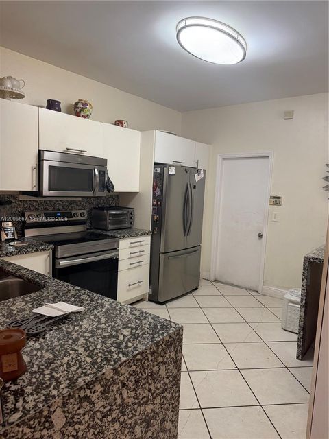 Tiny photo for 2050 Madeira Dr, Weston, FL 33327 (MLS # A12006567)