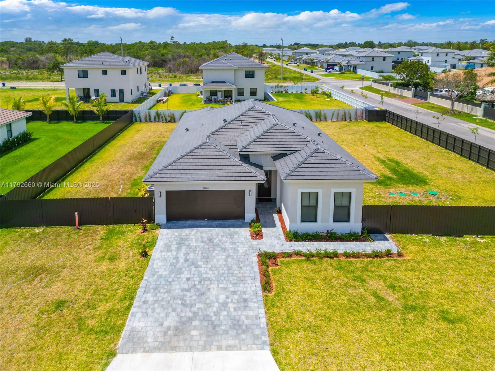 Rental Property at 32206 Sw 196th Ave 1, Homestead, Miami-Dade County, Florida - Bedrooms: 3 
Bathrooms: 2  - $4,000 MO.
