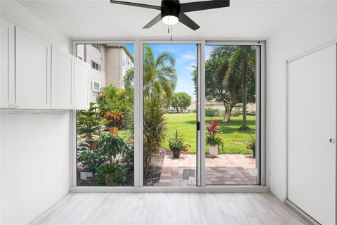 Condominium in Boynton Beach FL 2300 1st Ln Ln 8.jpg