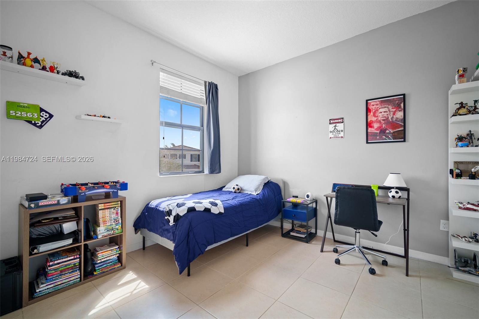 CHAMPION LAKES - Residential