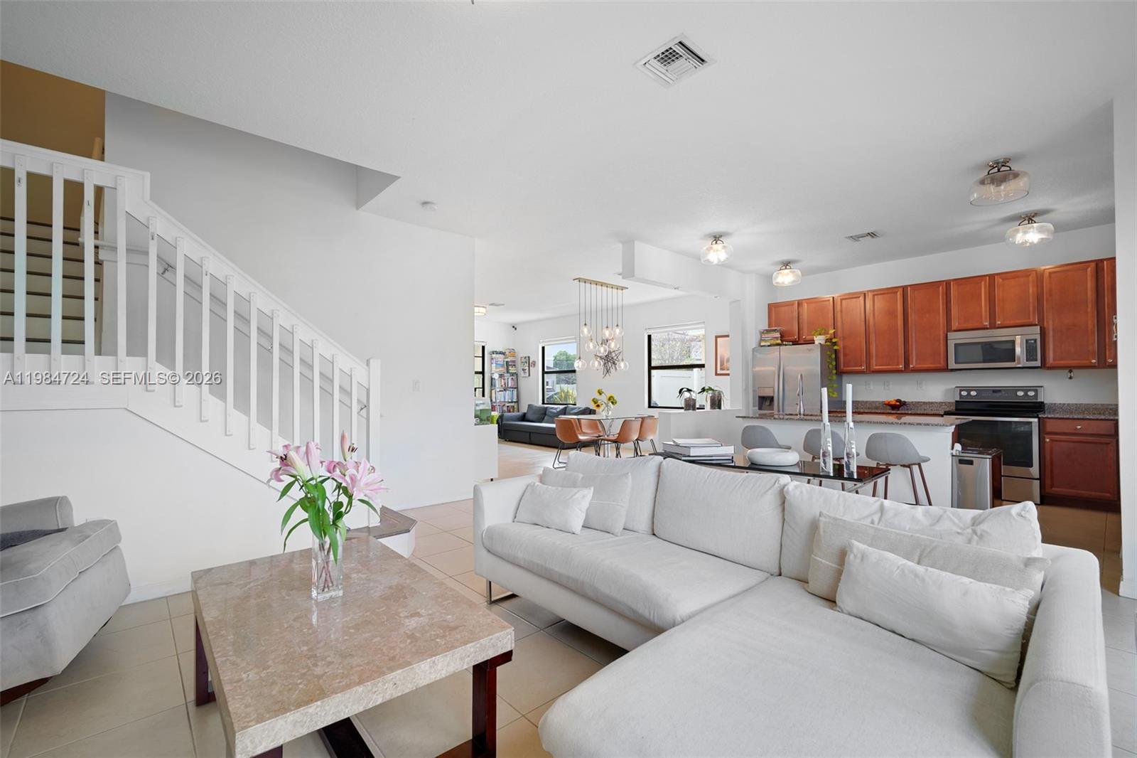 CHAMPION LAKES - Residential