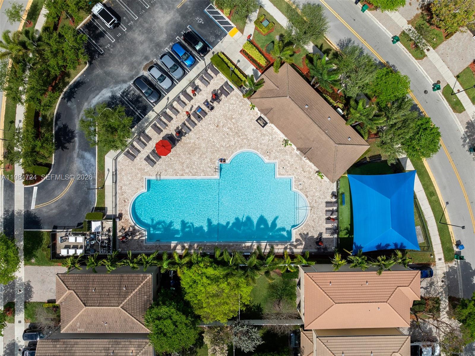 CHAMPION LAKES - Residential