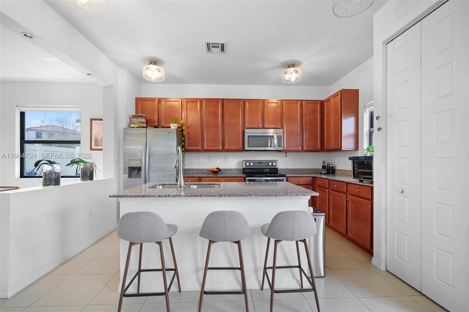 CHAMPION LAKES - Residential