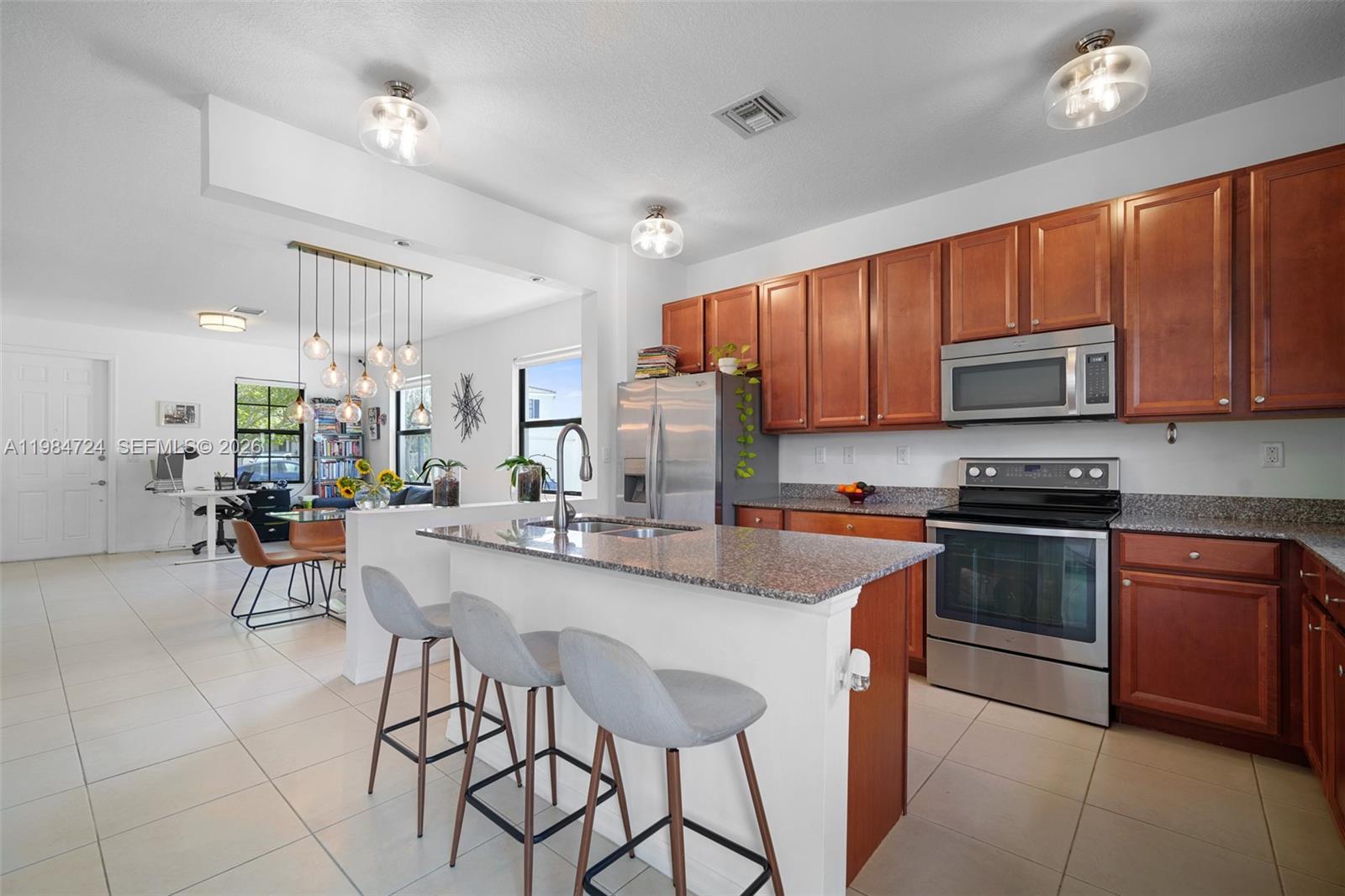 CHAMPION LAKES - Residential