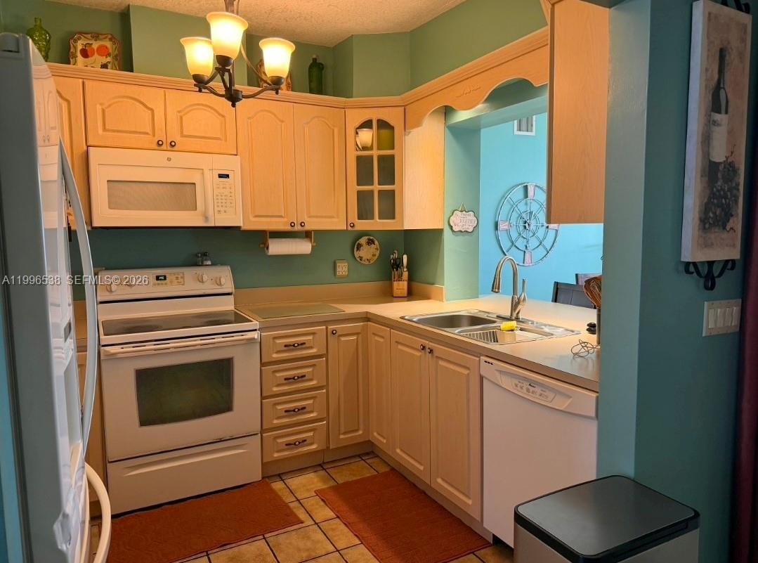 LAKE OSBORNE ESTATES 9 - Residential