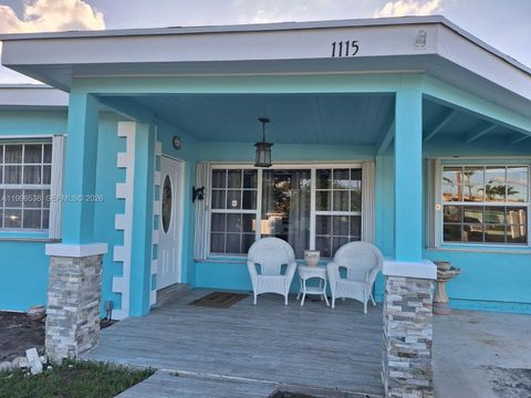 1115 Lake Geneva Dr Lake Worth FL 33461