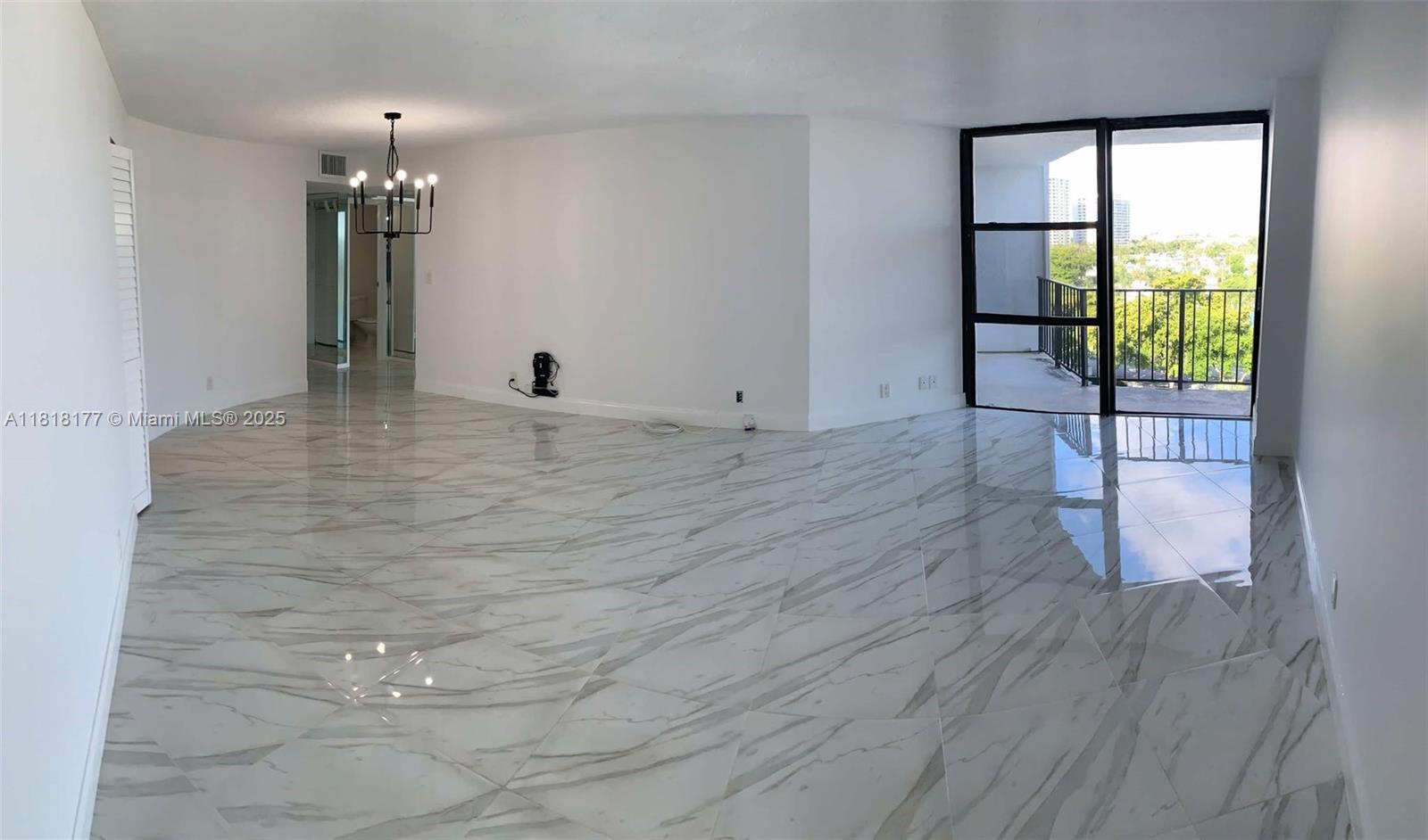 1000 Parkview Dr 811