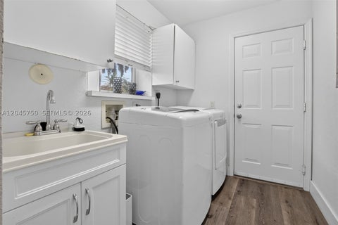 Tiny photo for 981 Waterside Cir, Weston, FL 33327 (MLS # A12045750)