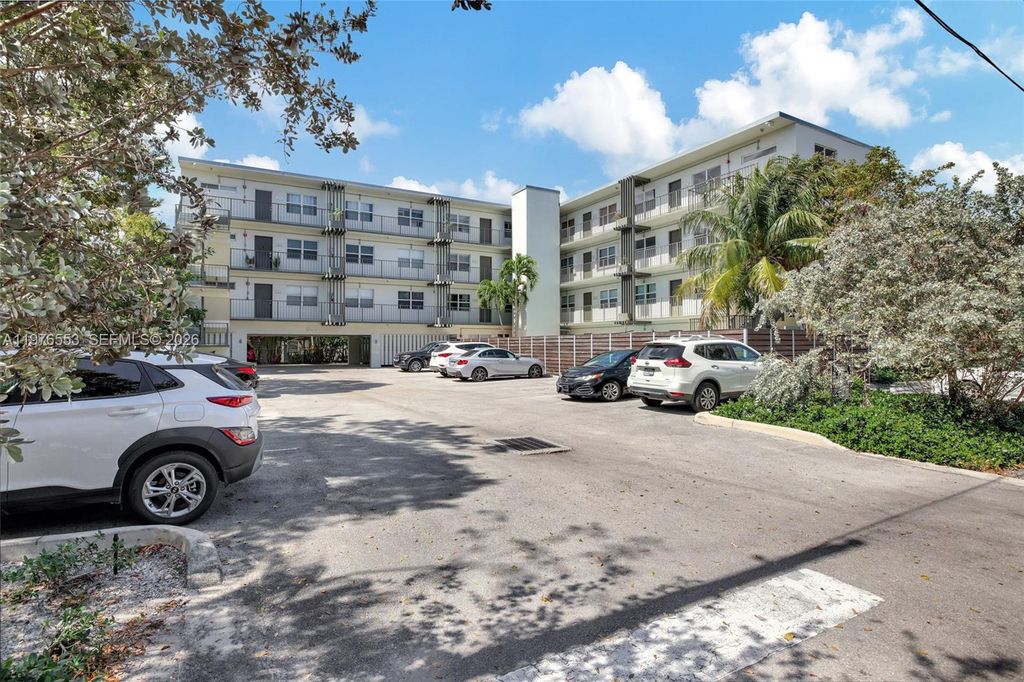 Photo of 609 NE 13th Ave #301, Fort Lauderdale, FL 33304 (MLS # A11976553)