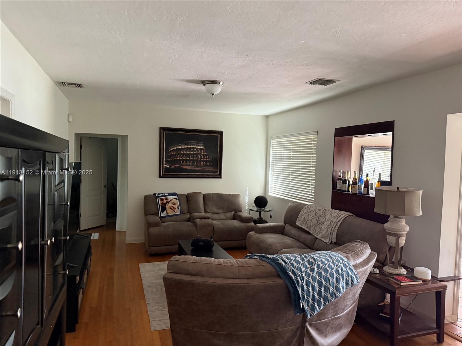 KENT ESTATES - Residential