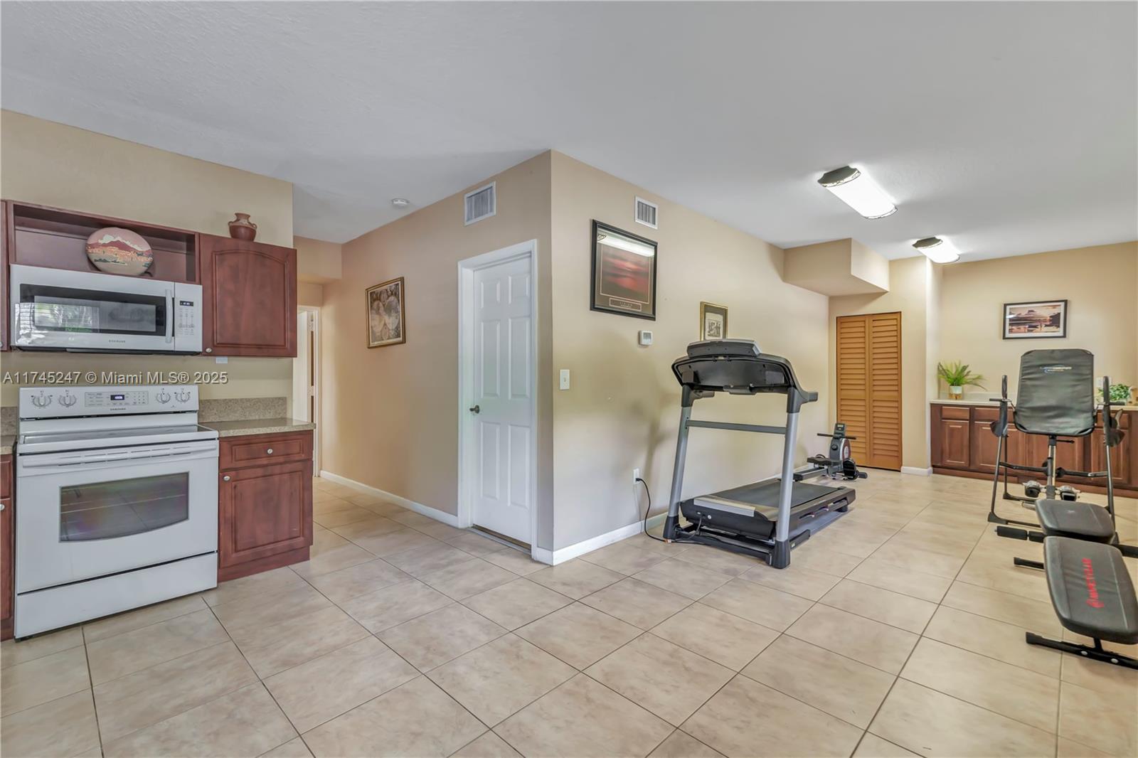 FLA FRUIT LANDS CO SUB NO - Residential