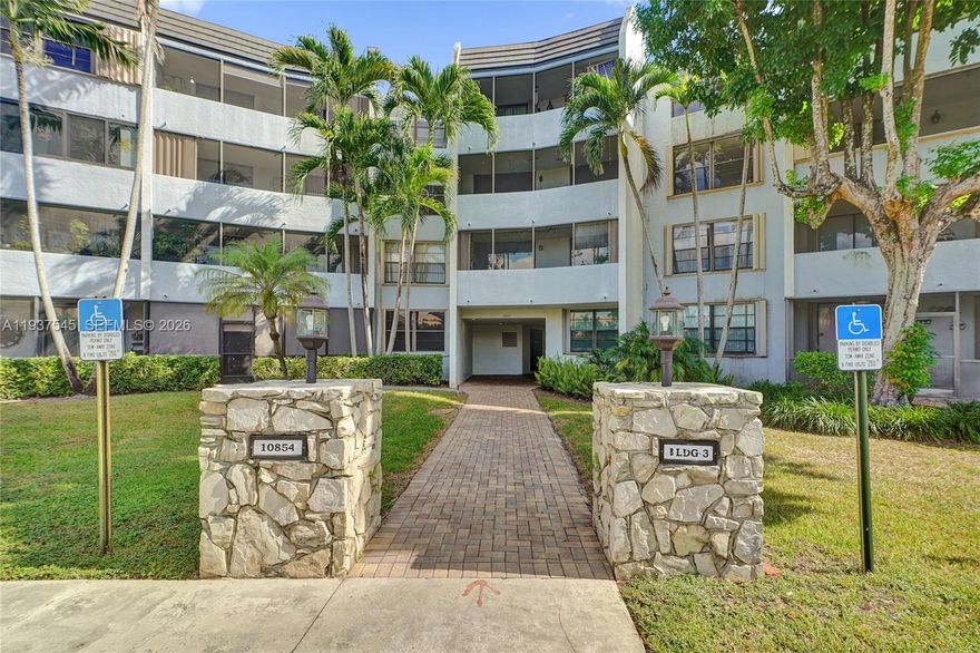 Well-kept and spacious Kendall condo featuring a large screened balcony. One assigned parking with ample guest parking throughout. New roof replaced in 2023 roof. Maintenance includes pool, tennis courts, security, and water. Conveniently located near college, hospital, parks, shopping, dining, and with easy access to the FL Turnpike and major highways. **No Lease Allowed**