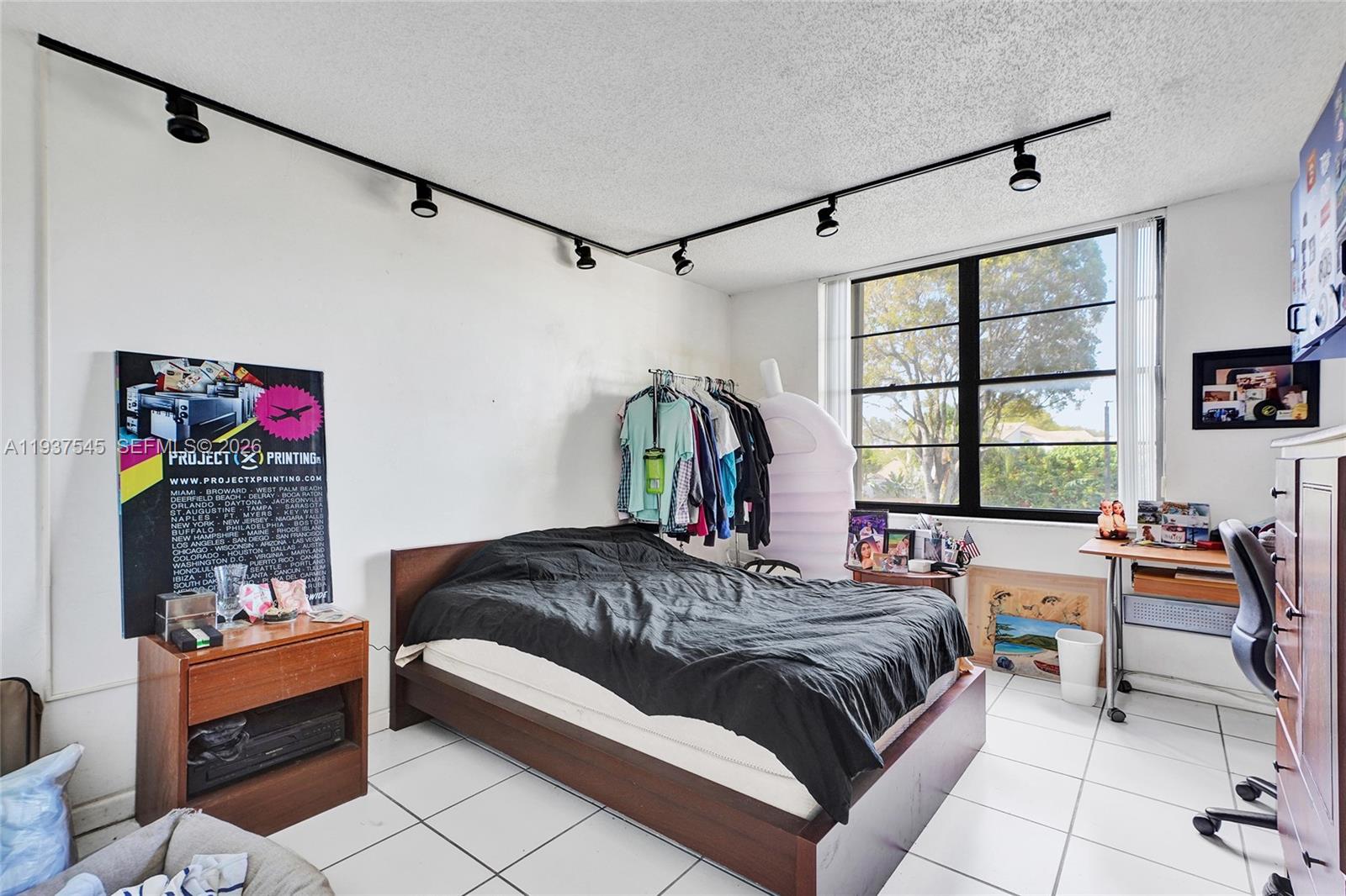 KENDALL GATE CONDO - Residential