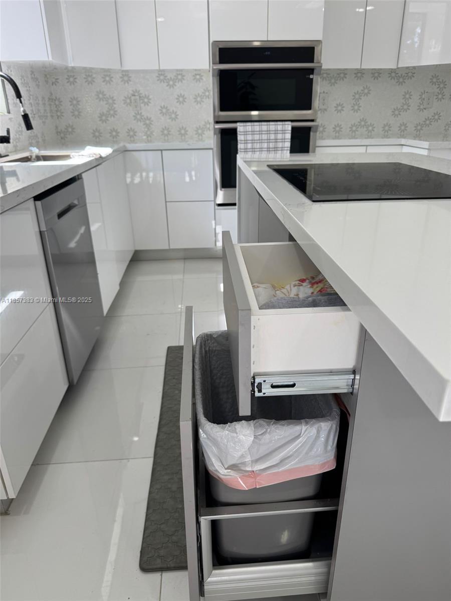 SILVER PALM EAST SEC THRE - Residential