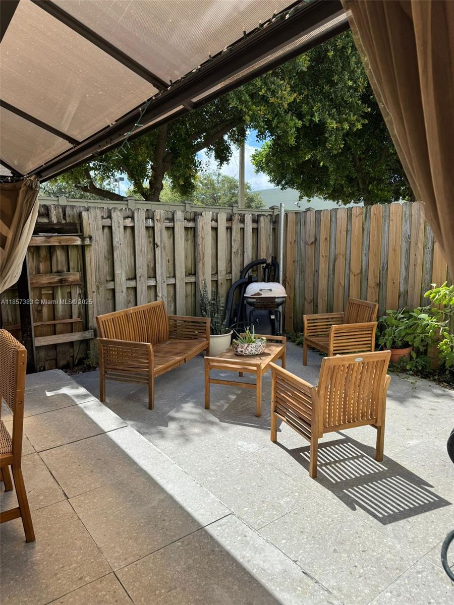 SILVER PALM EAST SEC THRE - Residential