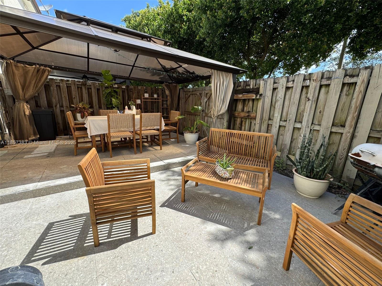 SILVER PALM EAST SEC THRE - Residential